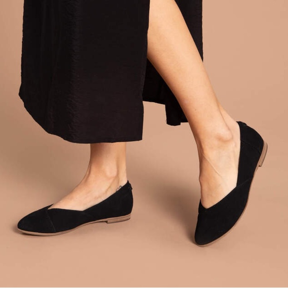 TOMS Black Jutti Neat Flat 9.5 Never Worn